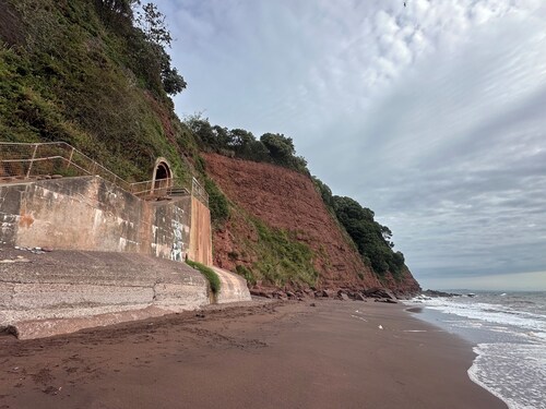 Seaside Stay in Teignmouth