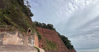 Seaside Stay in Teignmouth