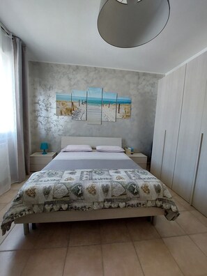 2 chambres, fer et planche à repasser, Wi-Fi, draps fournis