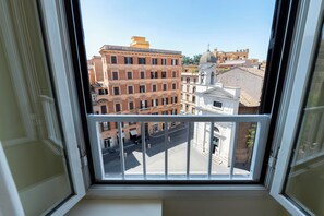 Interior - Lovely 4-bedroom apartment with AC in Roma 12 Beds (Roma)