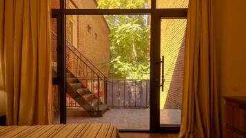 Iron/ironing board, free WiFi