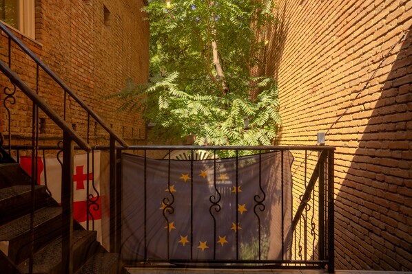 Classic Double or Twin Room, Courtyard View | Courtyard view