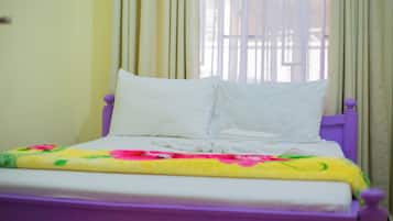 Basic dubbelrum | Skrivbord, arbetsyta för laptop och gratis wi-fi