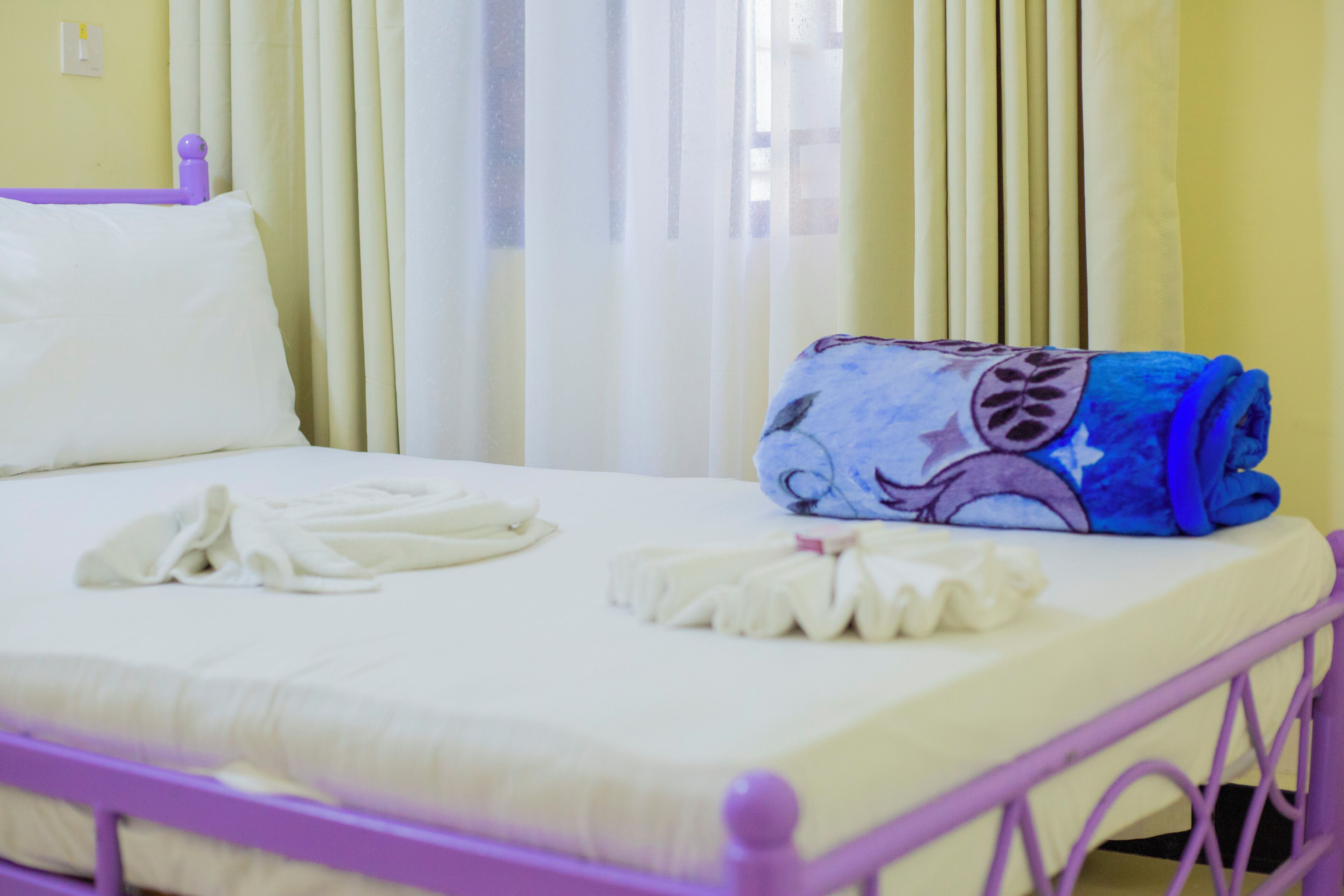 Basic Double Room | Desk, laptop workspace, WiFi (free)