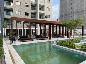 3 outdoor pools