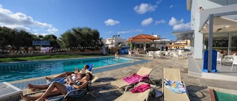 Seasonal outdoor pool