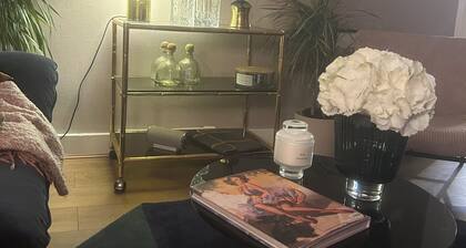 This beautiful apartment is located in the heart of East London,