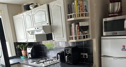 This beautiful apartment is located in the heart of East London,