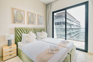 Premium Apartment, Balcony, City View | In-room safe, blackout drapes, soundproofing, free WiFi - PVH - Binghatti Heights - Luxury 3BR (Dubai)