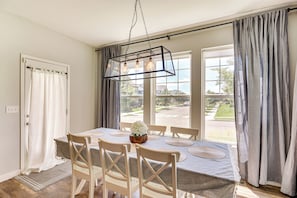 House (4 Bedrooms) | Interior
