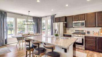 House (4 Bedrooms) | Interior