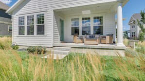 A single-story house with a covered porch, large windows, and a front door. - 4 Mi to The District: Family Home w/ Tennis Access (South Jordan)