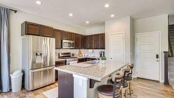 House (4 Bedrooms) | Interior