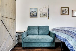Apartment (0 Bedroom) | Interior