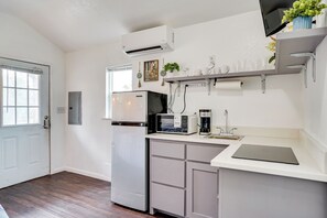 Apartment (0 Bedroom) | Interior