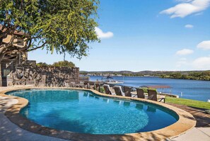 Piscine extérieure, piscine chauffée