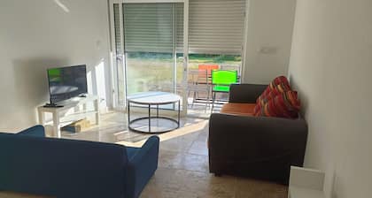 Petit chalet calme prĂšs de la mer