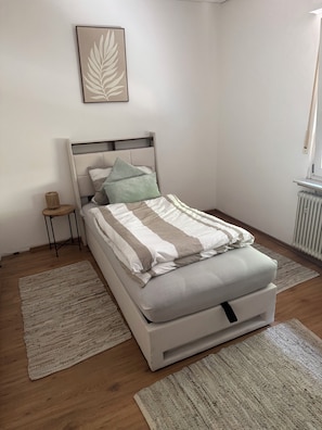 2 Schlafzimmer, Bügeleisen/Bügelbrett, Internetzugang, Bettwäsche