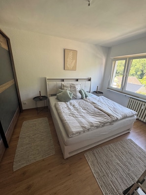 2 Schlafzimmer, Bügeleisen/Bügelbrett, Internetzugang, Bettwäsche