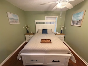 2 bedrooms, iron/ironing board, WiFi, bed sheets