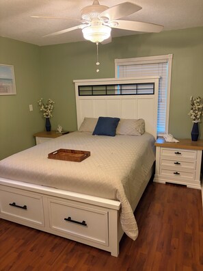 مكواة/لوح كي وواي فاي وملاءات أسرّة