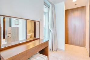 Exclusive Apartment, Balcony, City View | In-room safe, blackout drapes, free WiFi