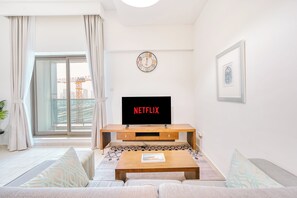 Exclusive-Apartment, Balkon, Stadtblick | Wohnbereich