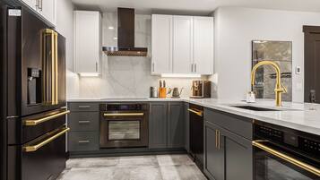 Microwave, stovetop, dishwasher, coffee/tea maker