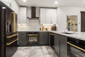 Microwave, stovetop, dishwasher, coffee/tea maker