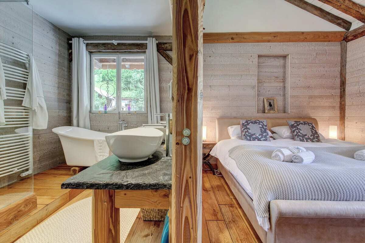 3 chambres, fer et planche à repasser, accès Internet, draps fournis