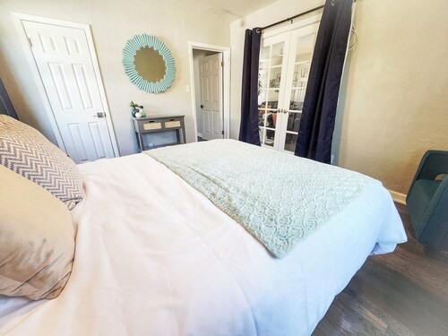 Modern 2BR in Silicon Valley – Steps from Santana Row