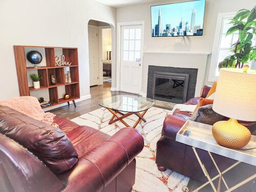 Stylish 2BR Steps from Santana Row