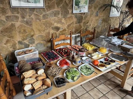 Free daily buffet breakfast