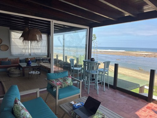 BEACH FRONT PROPERTY
Serene 3-bedroom house with AC in Skhirat