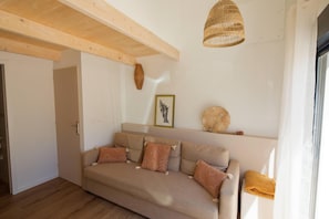 Living area - Separate room with pool access (Opio)