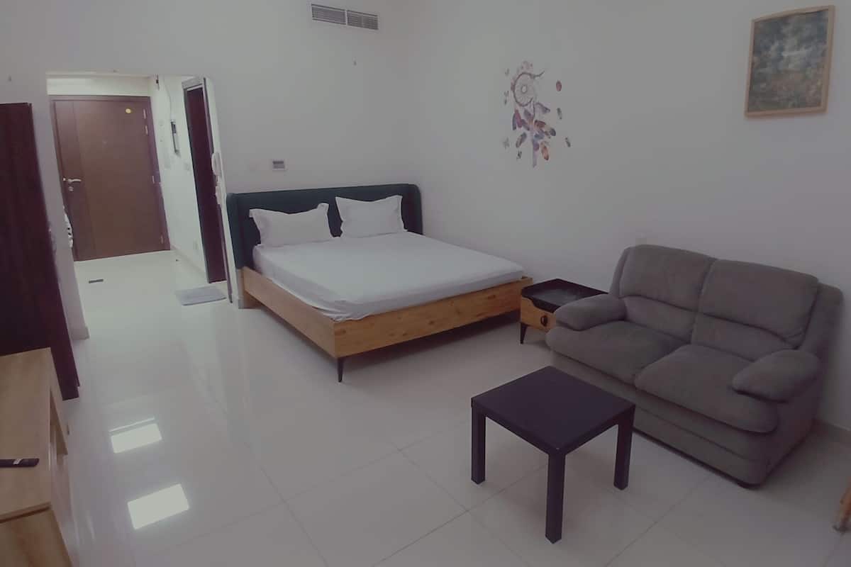 Economy Studio, City View | Free WiFi