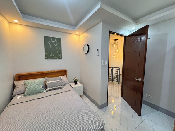 2 bedrooms, WiFi, bed sheets - Welcoming 2-bedroom house with AC in charming Dauis, Panglao Bohol, Philippines (Dauis)