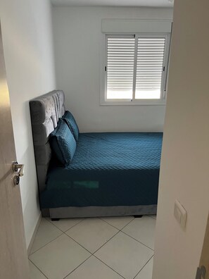 2 bedrooms, desk, bed sheets - Cozy Apartment with Pool (Assilah)