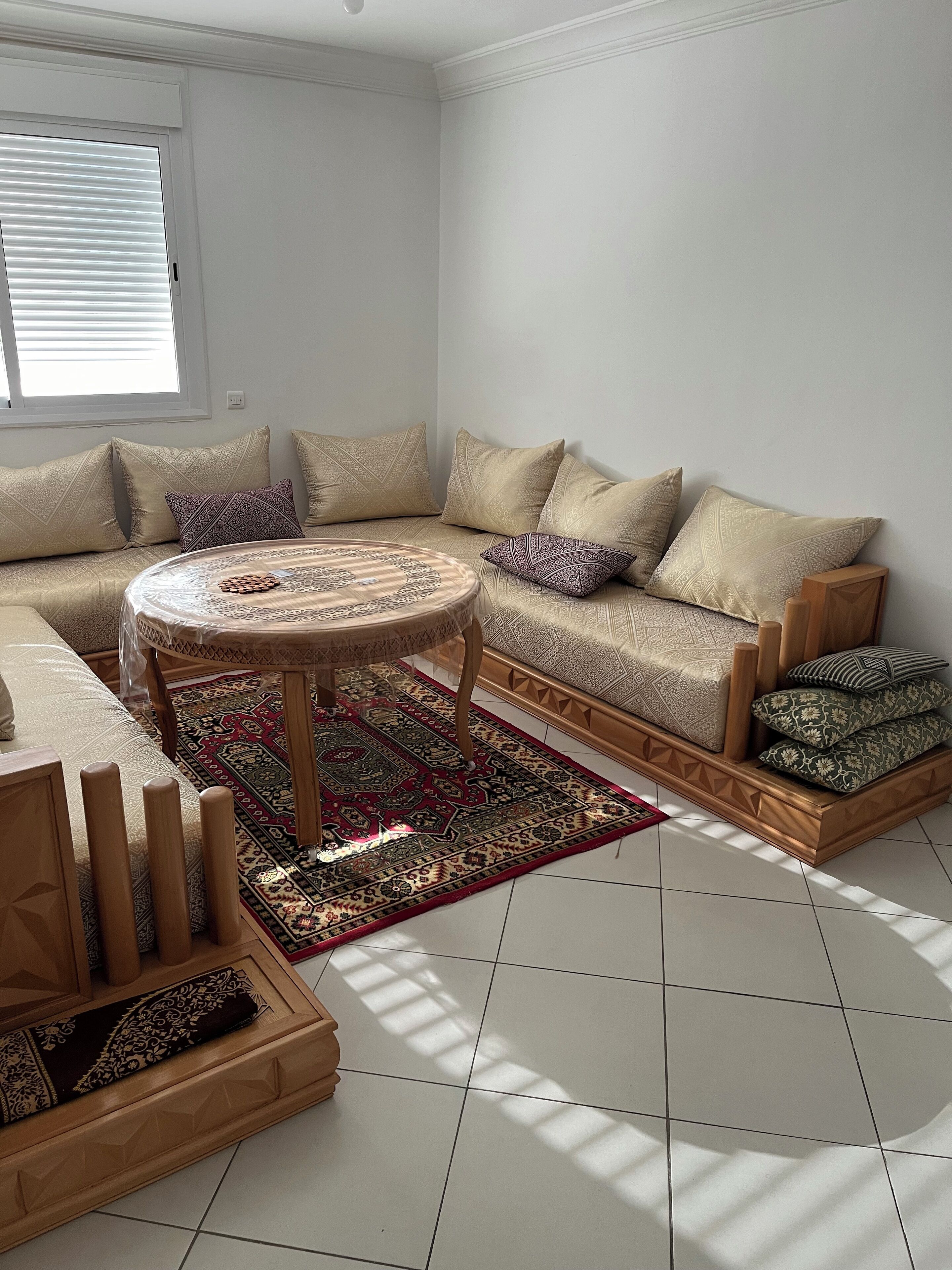 Smart TV, computer monitors