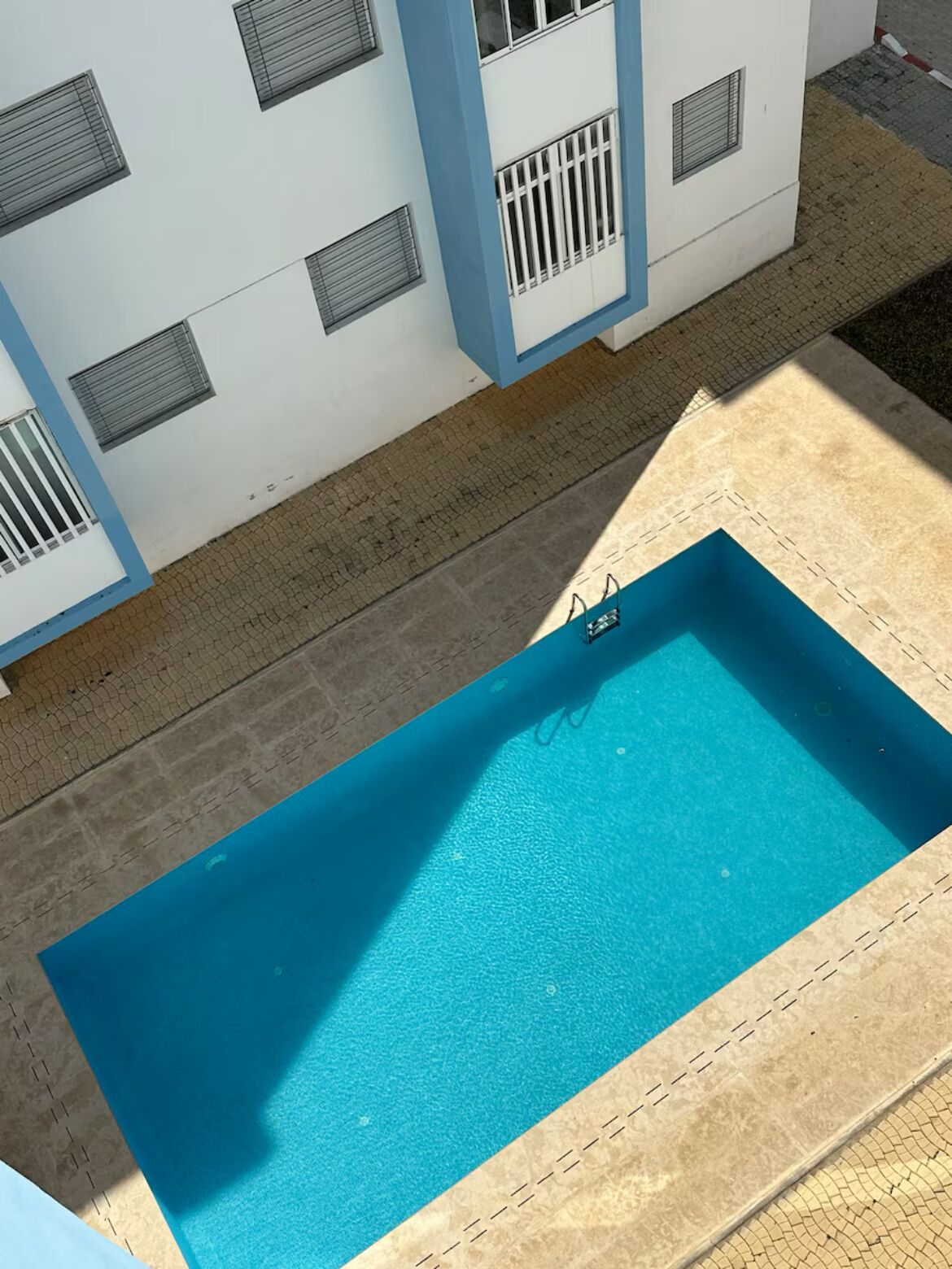 حمّام سباحة خارجي