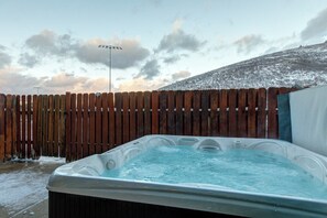 Outdoor spa tub - Park City | KBM Resorts | Walk To Main Street And To Park City Mountain, Hot Tub, On Free Citywide Bus Route | 2 Units, 8 Bedrooms |  ML-1341 (Park City)