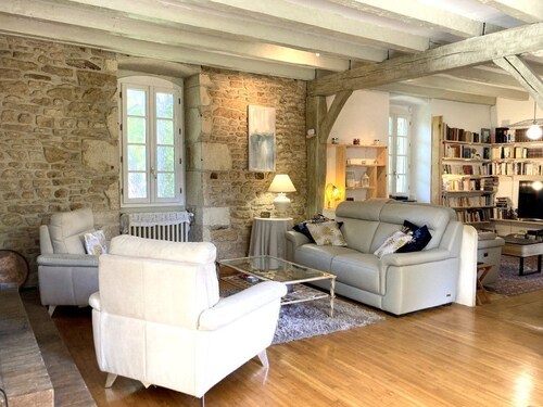 "La Maison"  Gîte de charme au Domaine de La Buissière (Duravel – Vallée du Lot)