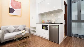 Double Room | In-room safe, desk, laptop workspace, blackout drapes