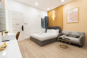 Double Room | In-room safe, desk, laptop workspace, blackout drapes