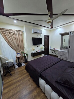 1 bedroom, iron/ironing board, free WiFi, bed sheets