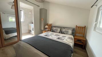 1 habitación, wifi y ropa de cama