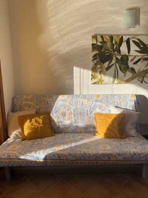 Interior - Badesi Mare - 1st-floor apartment with a pool and Wi-Fi (Badesi)