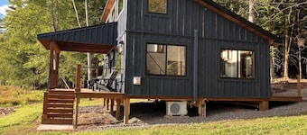 Hemlock Hideaway – Luxury Cabin - Romantic & Remote Getaway in Gilbertsville, NY