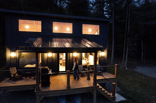 Hemlock Hideaway – Luxury Cabin - Romantic & Remote Getaway in Upstate, NY