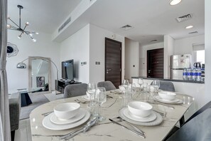 Premium Villa, City View | In-room dining